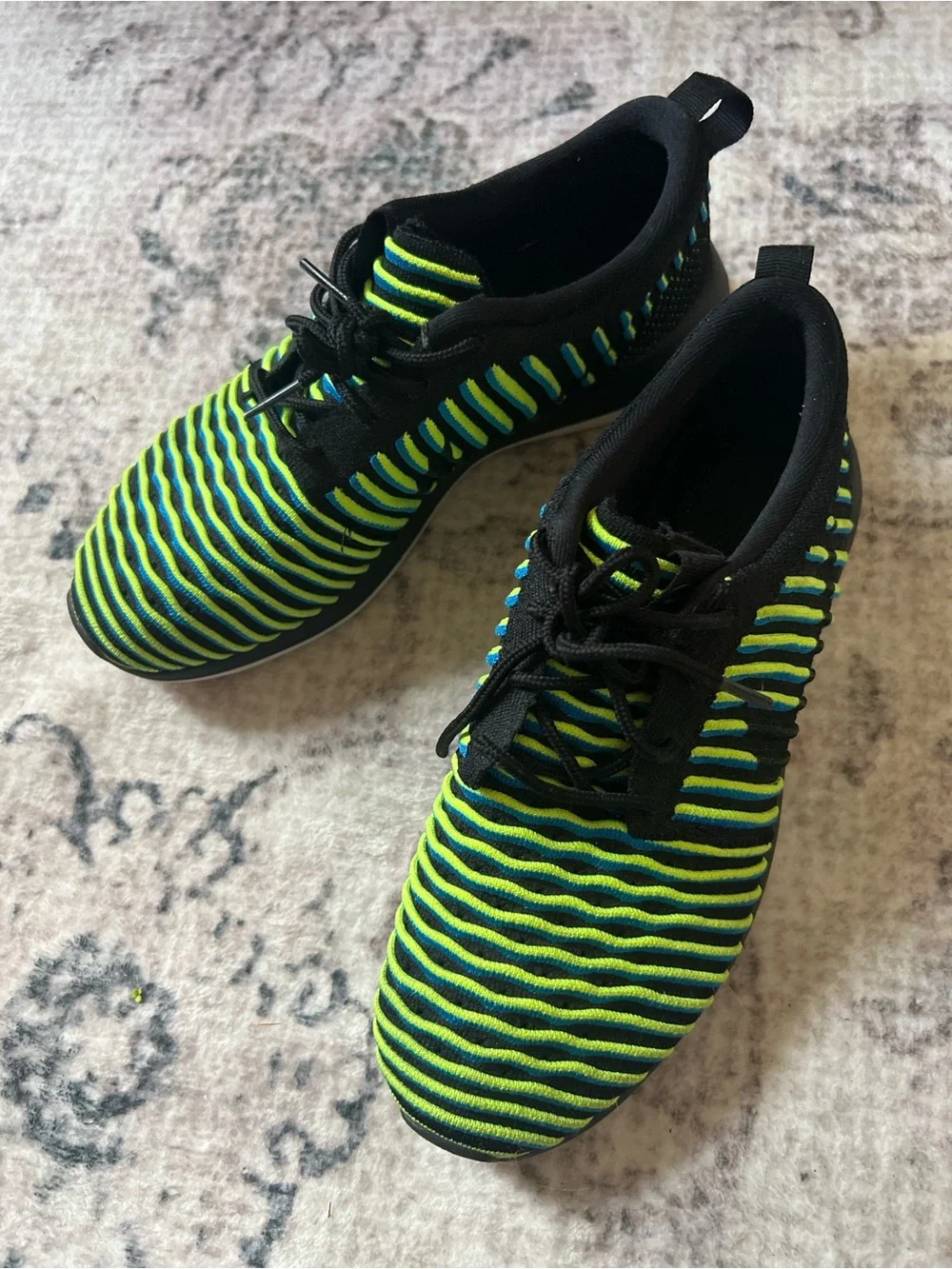 Nike Roshe Two Flyknit Black Volt Blue Running Shoes Women’s Size 7 EU 38 844929